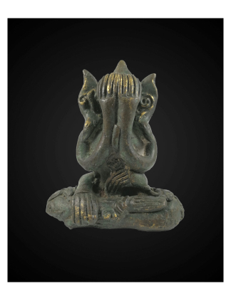 Phra Pidta Statue